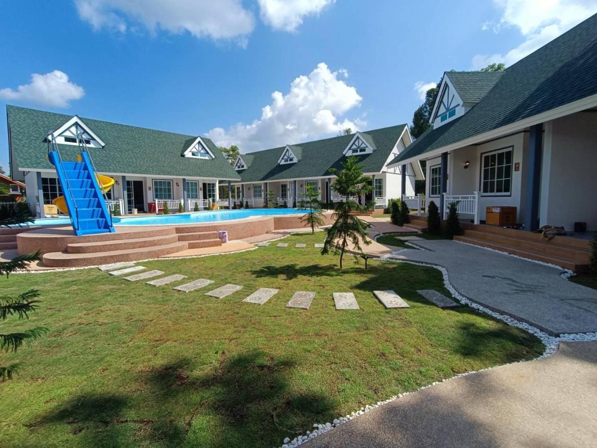 English Resotel : อิงลิช รีโซเทล Nakhon Si Thammarat Eksteriør billede